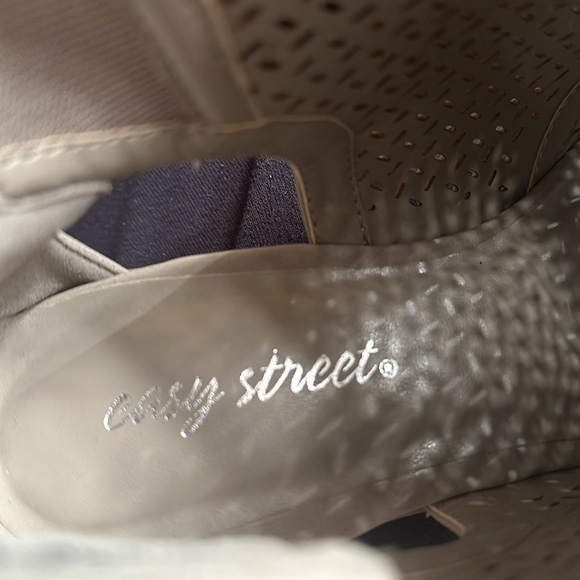 NWOT Easy street open toe bootie - Picture 4 of 6